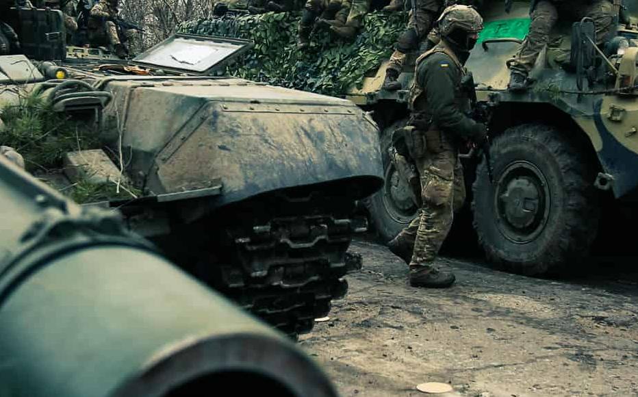 Ukrainian soldiers preparing for an attack in Luhansk region. Ukrainian soldiers preparing for an attack in Luhansk region.